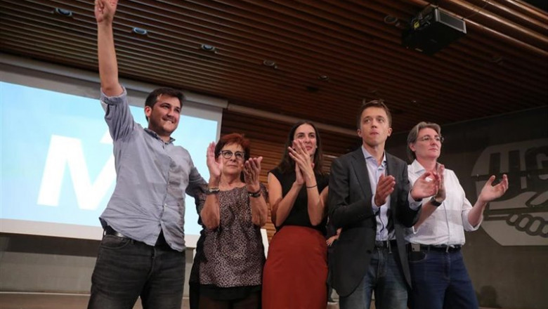 ep el lider de mas madrid inigo errejon con otros representantes de mas madrid a la izquierda pablo