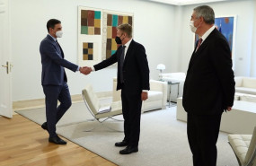 ep el presidente del gobierno pedro sanchez y el presidente de la asociacion espanola de fabricantes