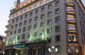 ep exterior del edificio de caixanova en pontevedra