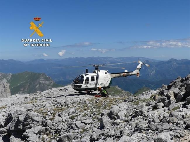 Helicóptero guardia civil. Rescate montañeros suizos en Picos Europa | GUARDIA CIVIL ep helicoptero guardia civil rescate montaneros suizospicos europa