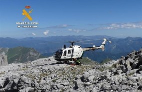 ep helicoptero guardia civil rescate montaneros suizospicos europa