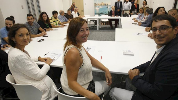 ep i-d la ministra de turismo en funciones reyes maroto la presidenta del govern francina armengol y