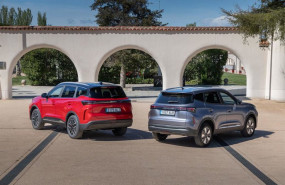 ep imagen de dos vehiculos de ebro
