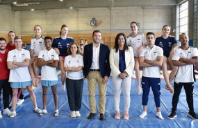 ep jesus carballo y maria jose rienda junto a los y las gimnastas de la seleccion espanola de