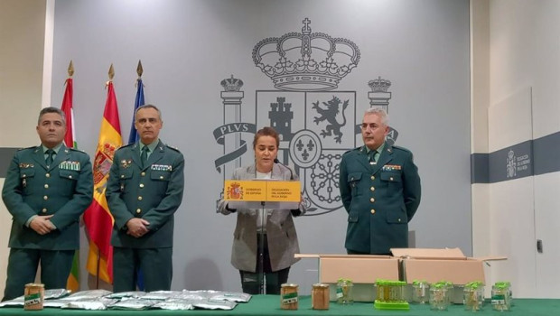 ep la delegada del gobierno beatriz arraiz informa sobre la operacion junto a la guardia civil