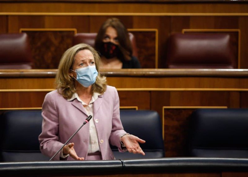 Calviño afirma que no es el momento de subir impuestos, y menos a corto plazo