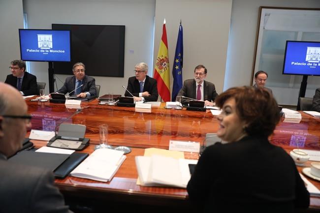 Rajoy y Santamaría en la reunión del Consejo de Política Exterior en la Moncloa | EUROPA PRESS ep rajoysantamariala reunionconsejopolitica exteriorla moncloa