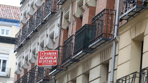 ep una inmobiliaria anuncia un piso en alquiler