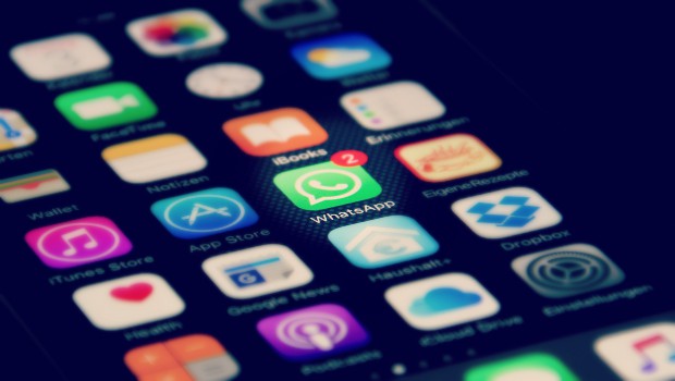 Listado de aplicaciones en un iPhone | PIXABAY whatsapp iconos