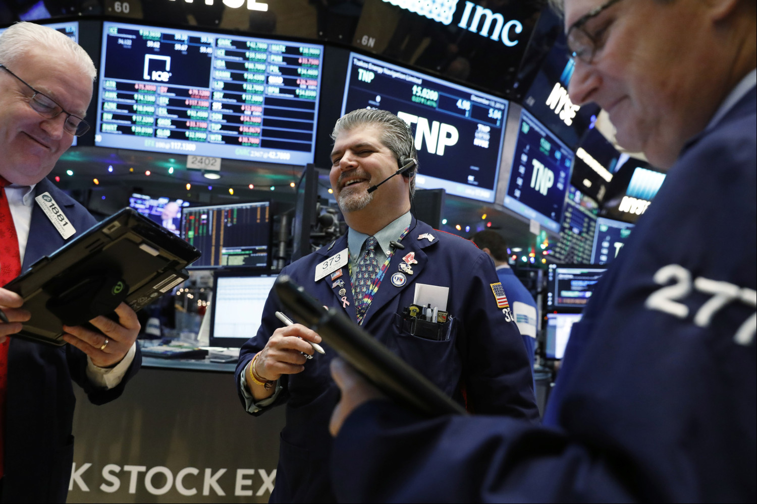 Wall Street estrena mayo con signo mixto tras una sesión volátil marcada por la Fed