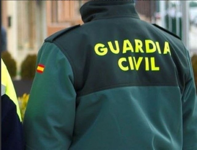 La Justicia obliga a la Generalitat a vacunar a policías y guardias civiles
