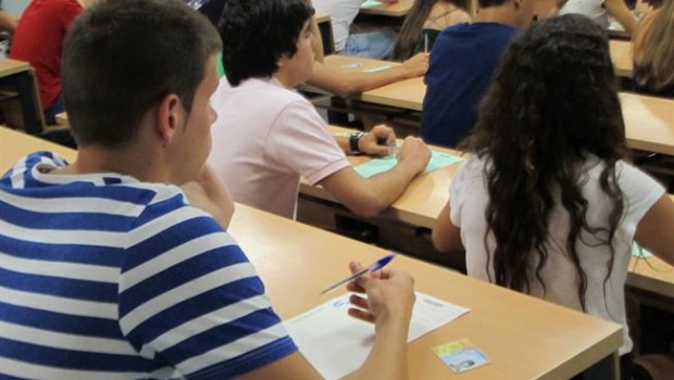 ep alumnos estudiantes examen selectividad pau universidadsevilla