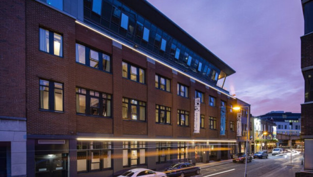 ep archivo   azora adquiere dos hostels urbanos en barcelona y dublin que anaden 557 camas a su