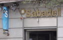 ep archivo   entrada a una oficina de banco sabadell en madrid