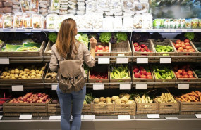 ep archivo mujer en un supermercado ep archivo mujer en un supermercado