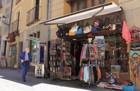 ep archivo   pequeno comercio en la plaza de zocodover