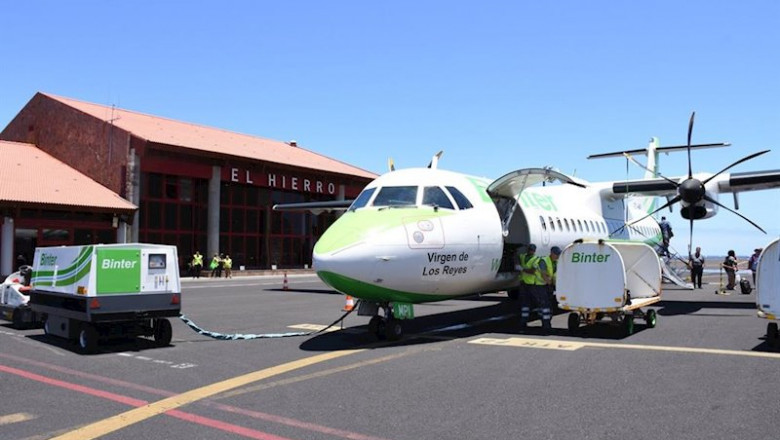 Avión de la compañía Binter Canarias en el Aeropuerto de El Hierro | CABILDO DE EL HIERRO - Archivo ep avion de la compania binter canarias en el aeropuerto de el hierro
