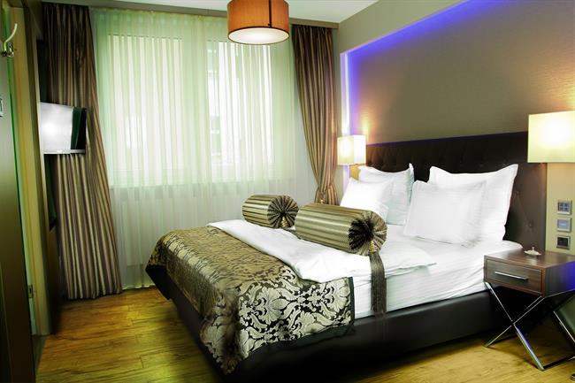ep axel hotels