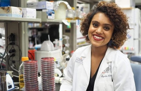 ep ayesha khan estudiante de doctorado en el md anderson cancer center de la universidad de texas