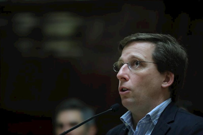 Almeida y la venta de mascarillas: Dijeron que querían ayudar, por los madrileños