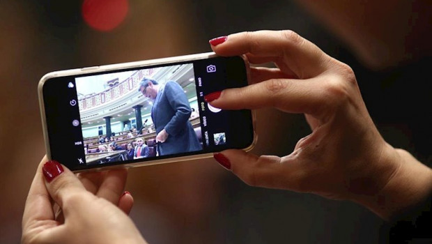ep el diputado ricardo tarno visto desde un movil en la sesion de control al gobierno en el congreso