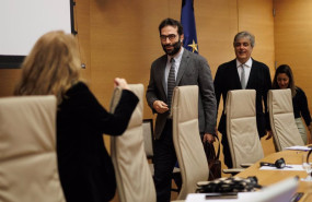 ep el ministro de economia comercio y empresa carlos cuerpo 1i y el presidente de la comision pedro