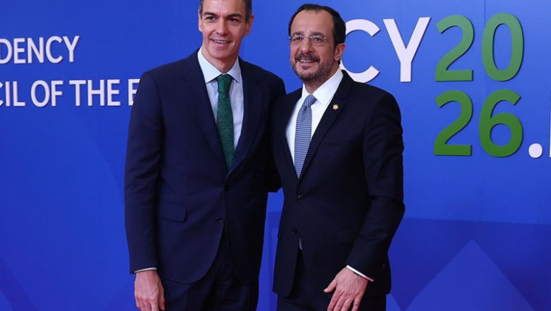 ep el presidente del gobierno pedro sanchez saluda al presidente de la republica de chipre nikos