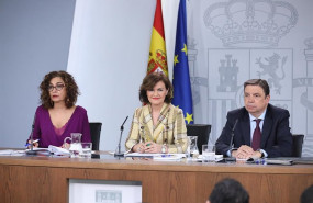 ep i-d la ministra portavoz del gobierno maria jesus montero la vicepresidenta primera del gobierno