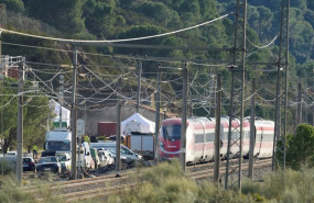 ep imagen de la zona del accidente ferroviario con los convoyes de trenes siniestrados