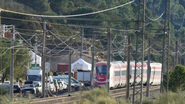 ep imagen de la zona del accidente ferroviario con los convoyes de trenes siniestrados