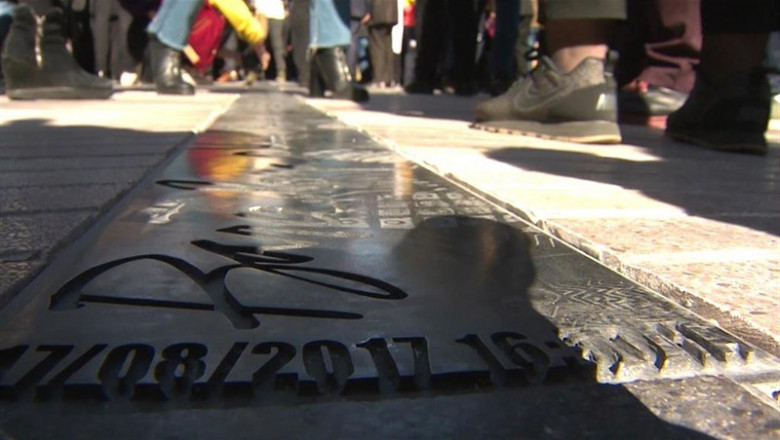 Europa Press TV - Europa Press - Archivo ep inscripcion memoriallas victimasatentadolas ramblasbarcelona