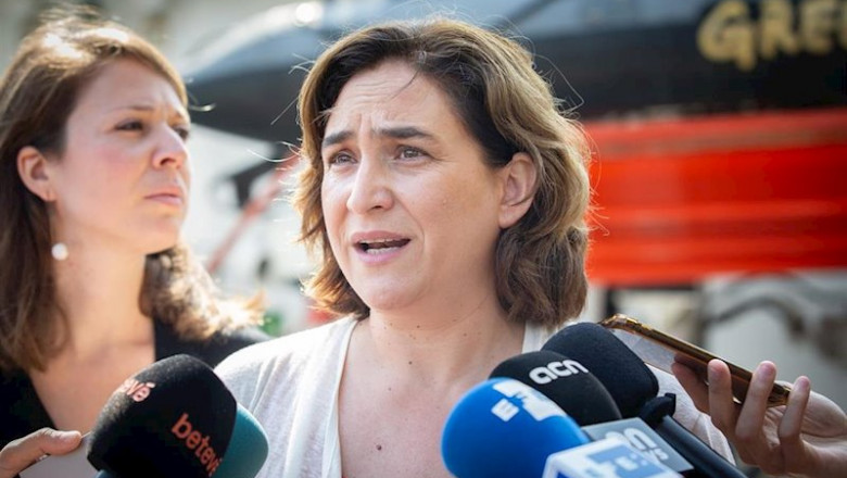 ep la alcaldesa de barcelona ada colau ofrece declaraciones a los medios de comunicacion en moll