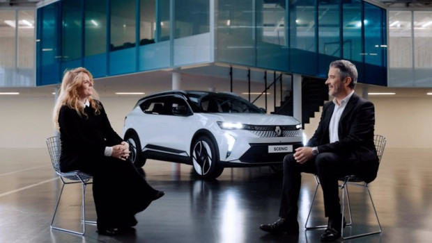 ep la directora de desarrollo sostenible de renault group clea martinet junto al director de diseno