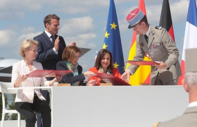 ep la ministra de defensa en funciones margarita robles firma junto a sus homologas de francia y