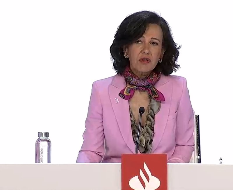 https://img5.s3wfg.com/web/img/images_uploaded/b/4/ep_la_presidenta_de_banco_santander_ana_botin_durante_la_junta_general_de_accionistas_del_banco_2020.jpg