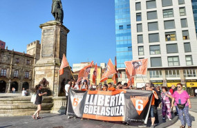 ep manifestacion de apoyo en gijon a las seis de la suiza