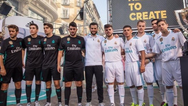 ep nacho muestrasdos equipacionesreal madridla 2017-18