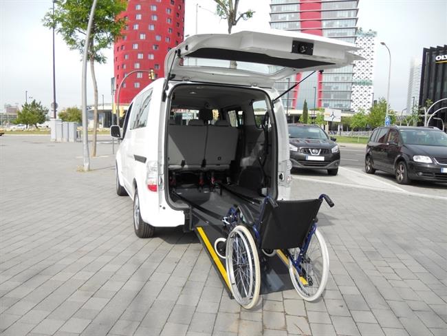 Primer coche eléctrico de España adaptado para personas con movilidad reducida | ILUNION ep primer coche electricoespana adaptadopersonasmovilidad reducida