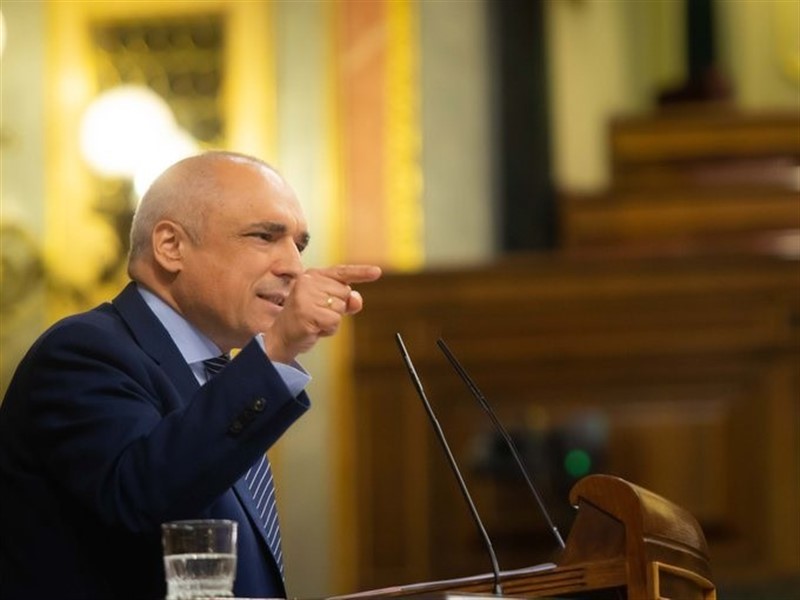 ep rafael simancas diputado del psoe desde la tribuna del hemiciclo