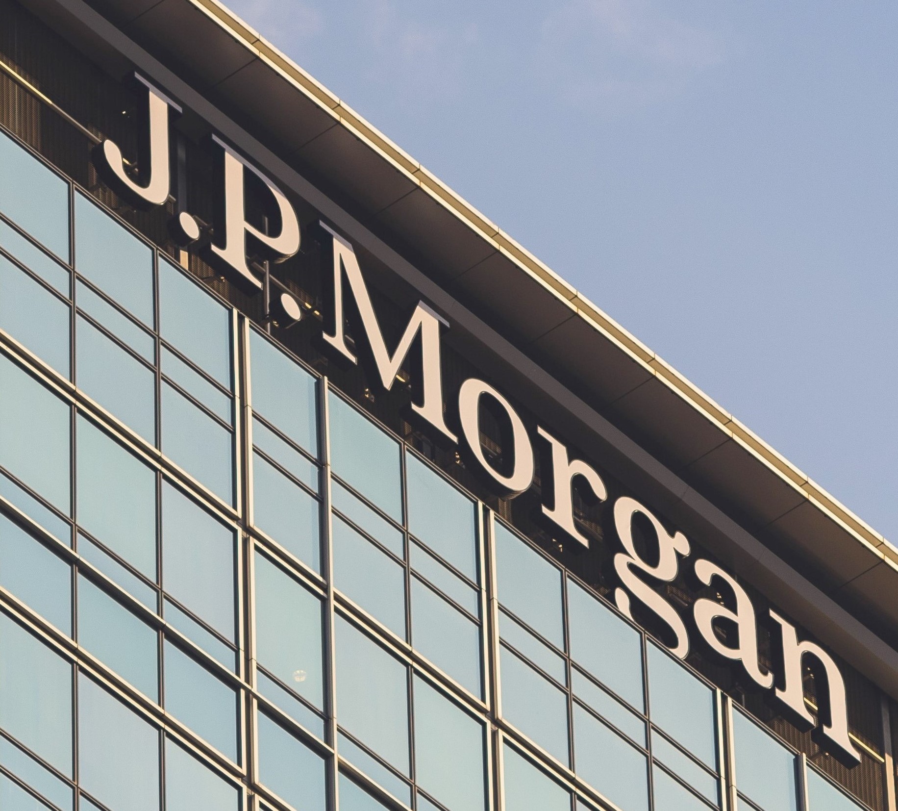 JP Morgan cae con fuerza tras advertir sobre vientos en contra para sus resultados