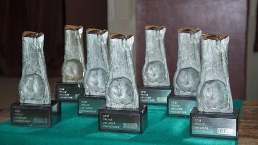 1644831437 premios cef udima