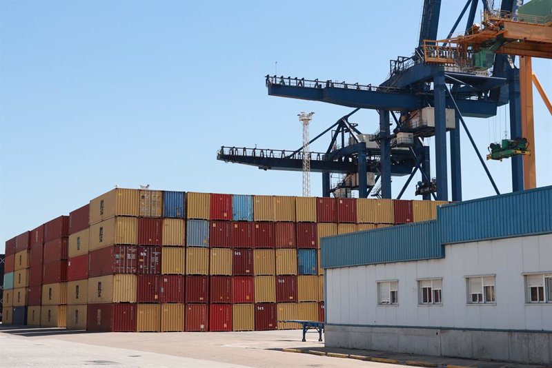 El déficit comercial aumenta un 16,7% hasta abril y escala hasta los 12.761 millones