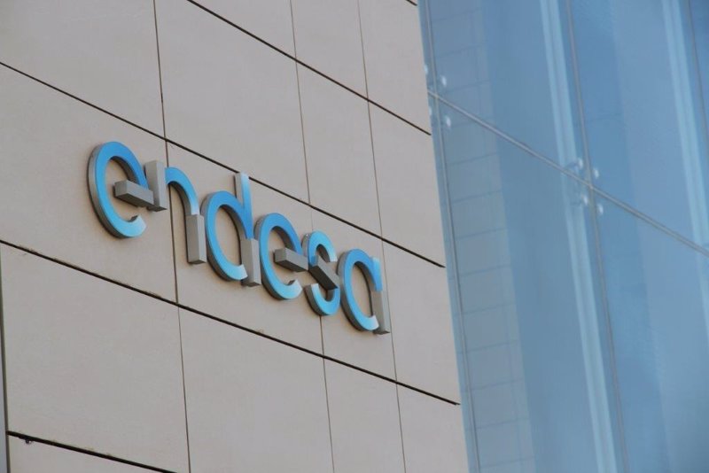 Endesa vuelve por sus fueros tras subirse por encima de la media de 200 sesiones