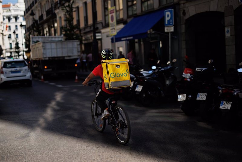La Comisión Europea multa a Delivery Hero y Glovo con 329 millones por participar en un cártel