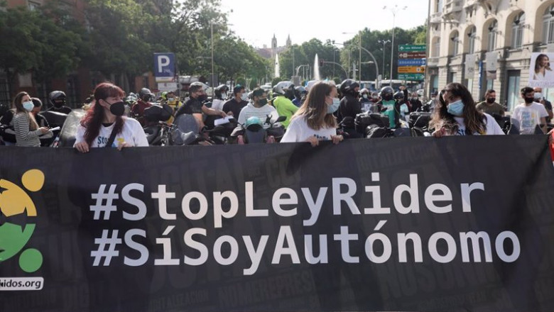 ep archivo riders acuden con una pancarta donde se puede leer stopleyrider si soy autonomo en una ep archivo riders acuden con una pancarta donde se puede leer stopleyrider si soy autonomo en una