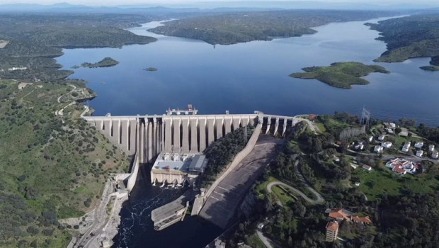 ep archivo   vista aerea del embalse de alcantara