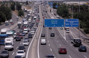 ep coches en una carretera de madrid