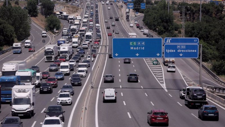 Coches en una carretera de Madrid. | Eduardo Parra - Europa Press ep coches en una carretera de madrid