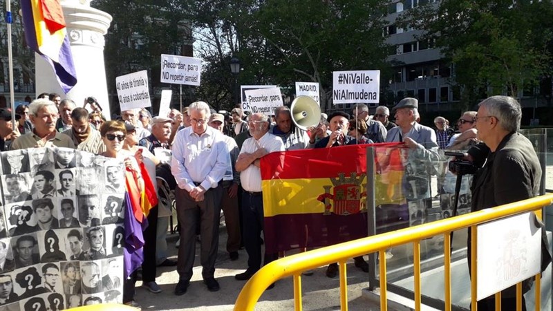 ep colectivos de la campana nivallenialmudena se concentran frente al tribunal supremo