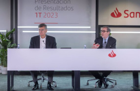 ep el consejero delegado hector grisi i y el director financiero jose garcia cantera d durante una